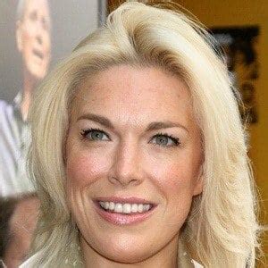 Hannah Waddingham’s Measurements: Bra Size, Height, Weight。